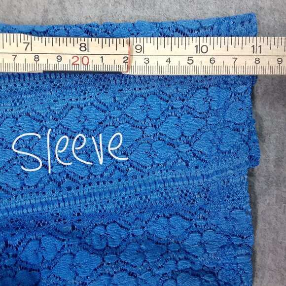 Christopher & Banks Womans Top Size LARGE Pullover Lined, Blue, Short Sleeve - Picture 8 of 8